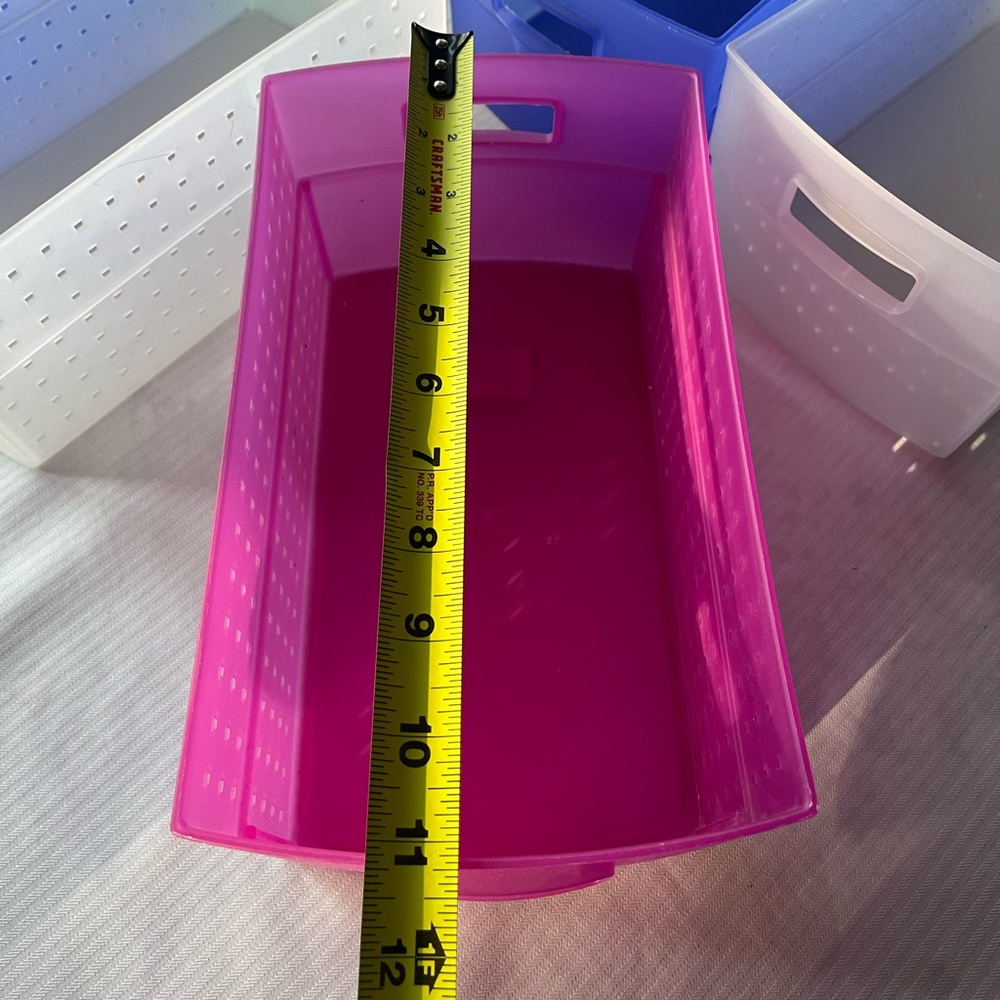 4-Plastic Baskets - Picture 4 of 9